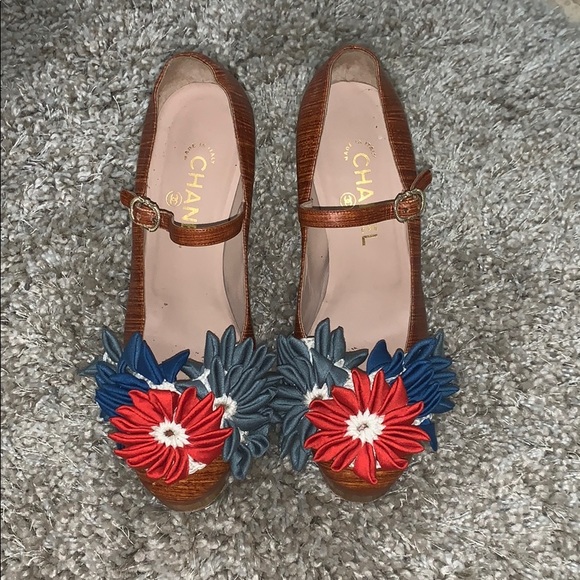 CHANEL RARE RUNWAY COLLECTION MARY JANES - Picture 1 of 8